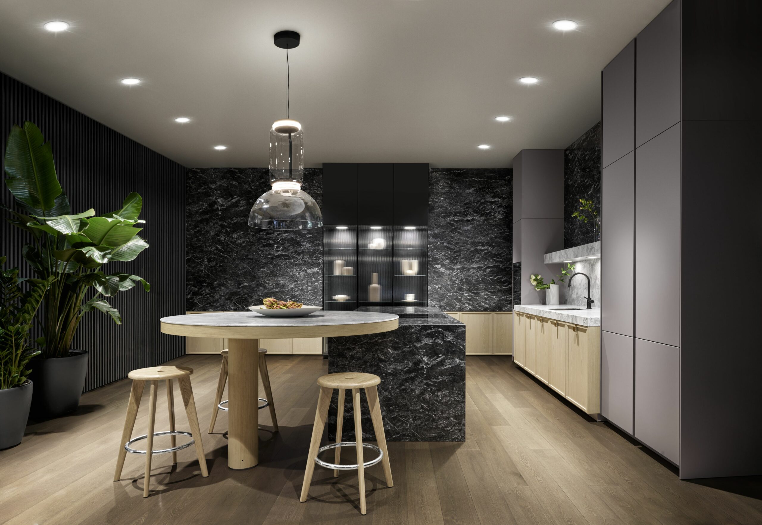 keukentrends 2023 zwarte keuken met houten accenten