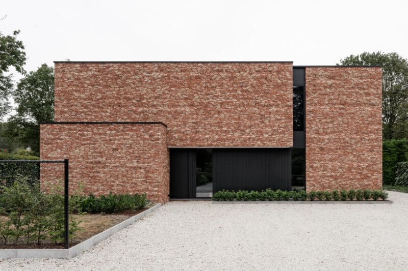 moderne villa laten bouwen door Marchetta